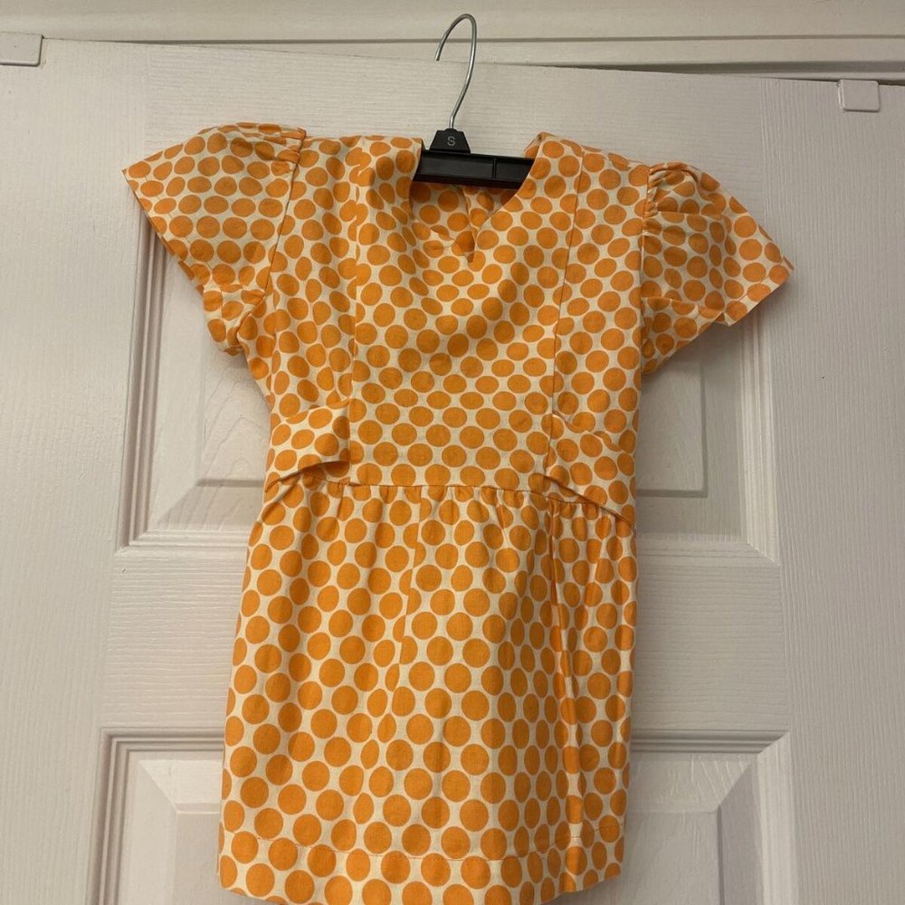 Willy Dilly Orange & Ivory Polka Dot. Size 4 Top With Adjustable Tie. Casual